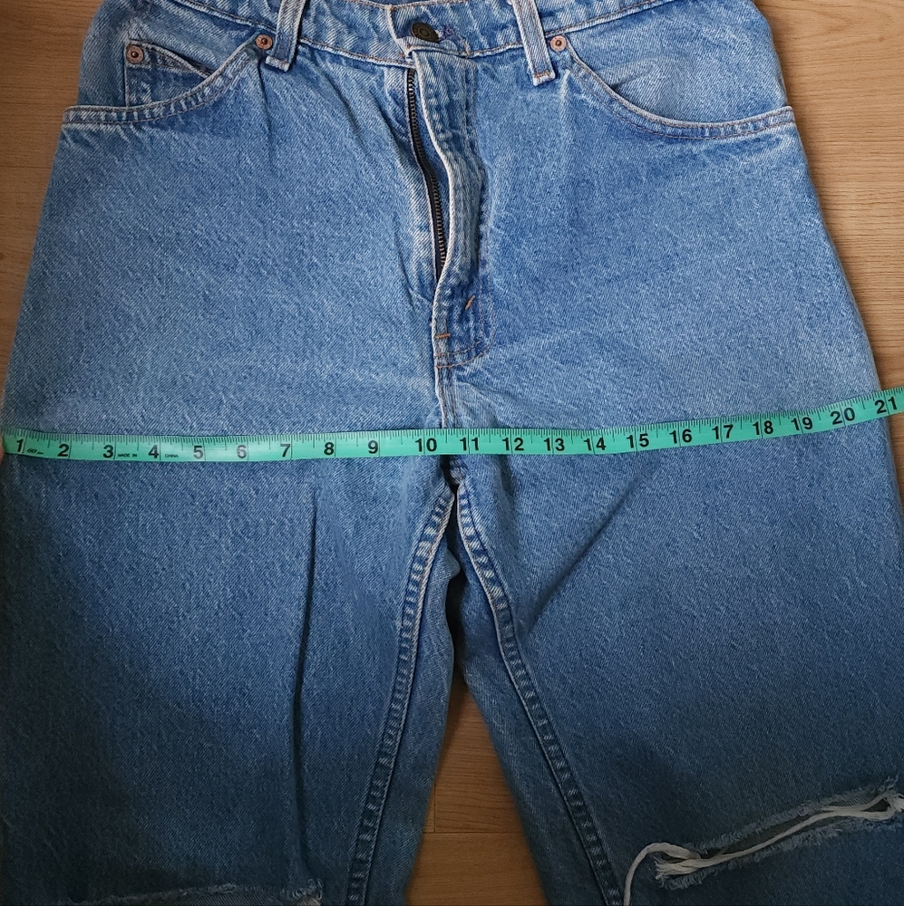 Aligrace Vintage Levi Mid-Rise Taper Jeans - Picture 5 of 8